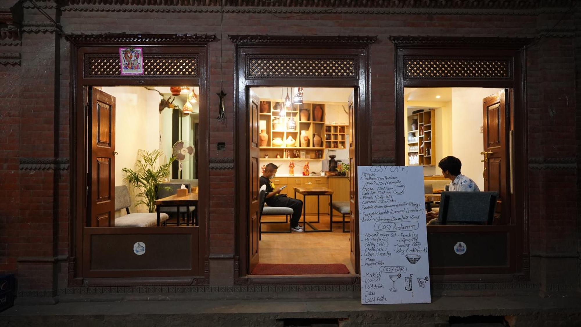 Cosy Hotel Bhaktapur Extérieur photo