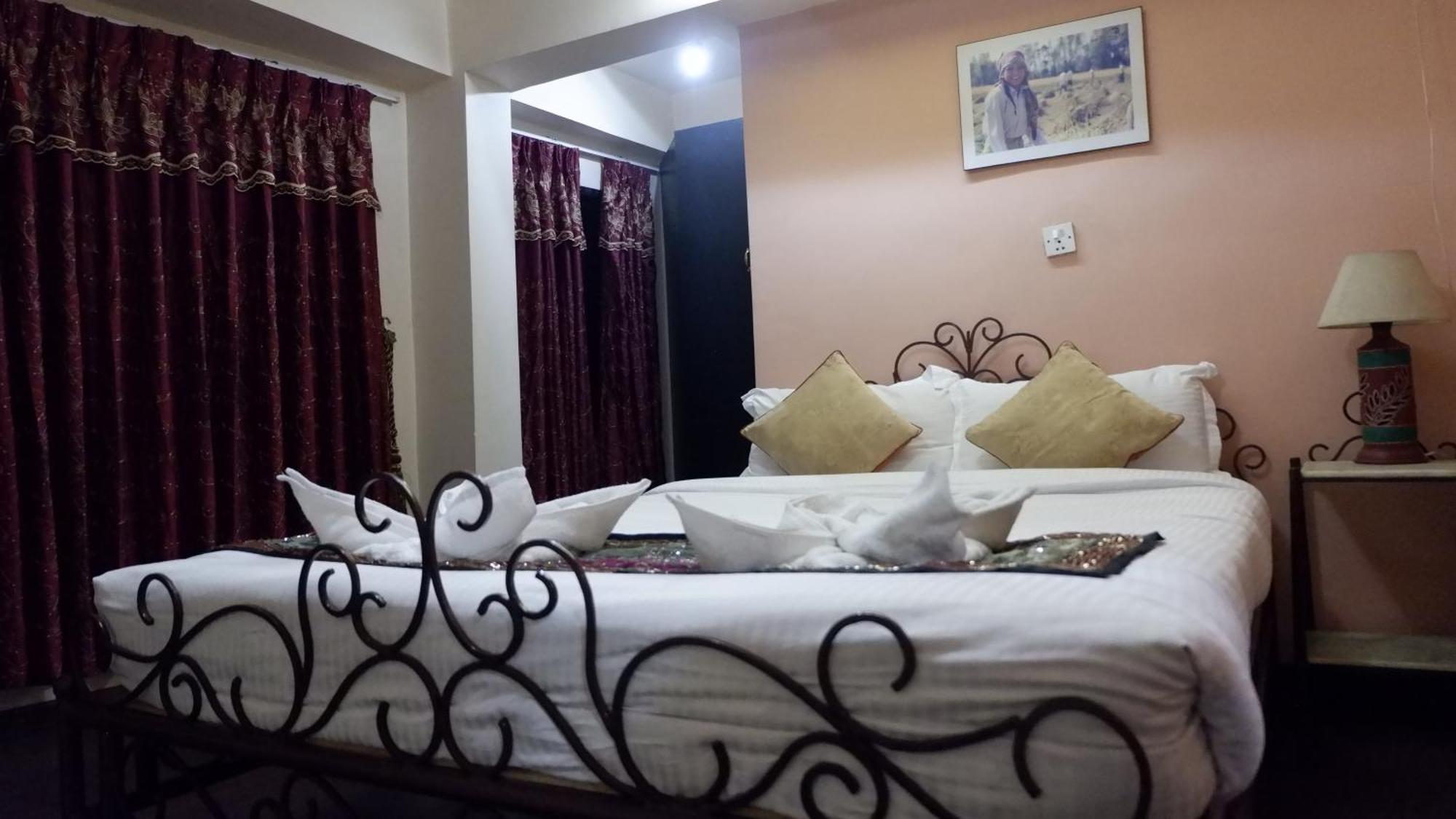 Cosy Hotel Bhaktapur Extérieur photo